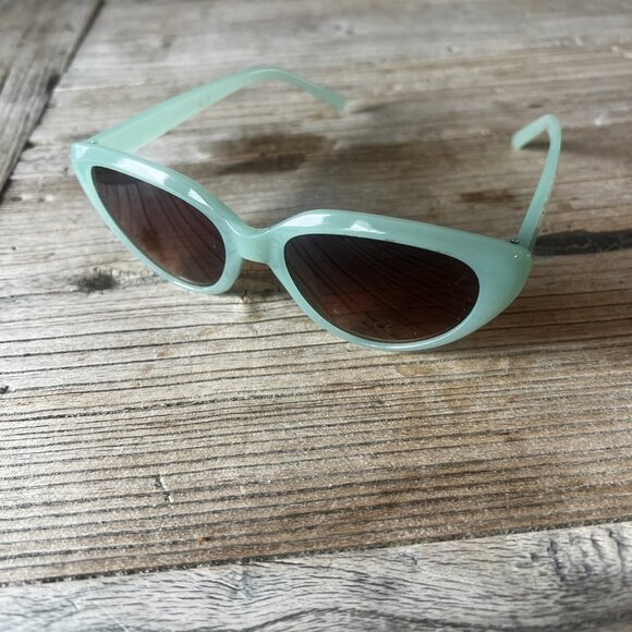 Bondi Modern Muse Cat-Eye Sunglasses, Pastel & Neutral Bundle, NWT main image 9